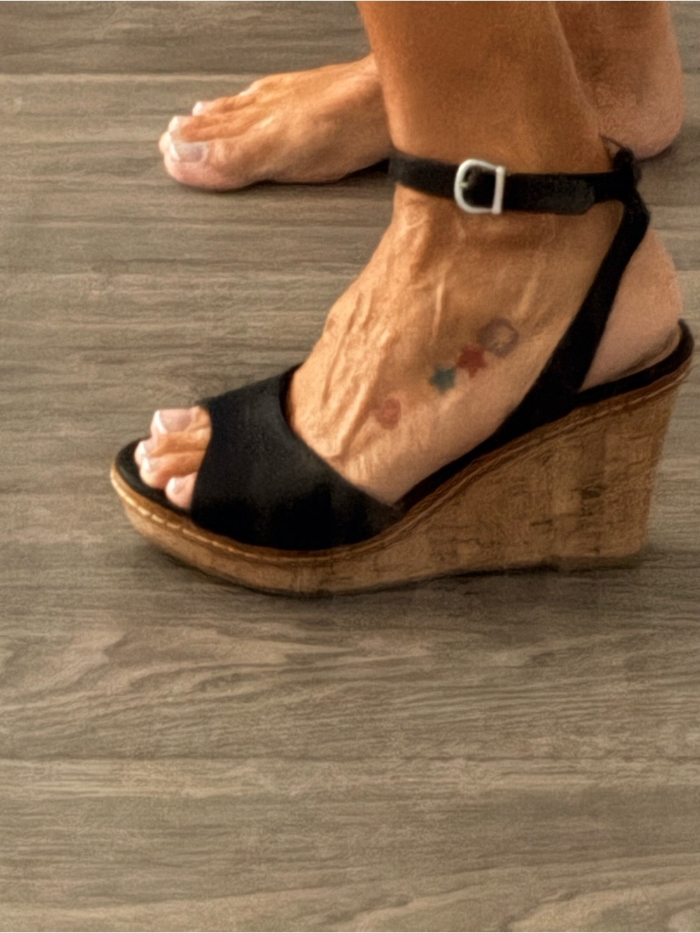 Chinese Laundry Women's Black Ankle-Strap Cork Wedge Sandals